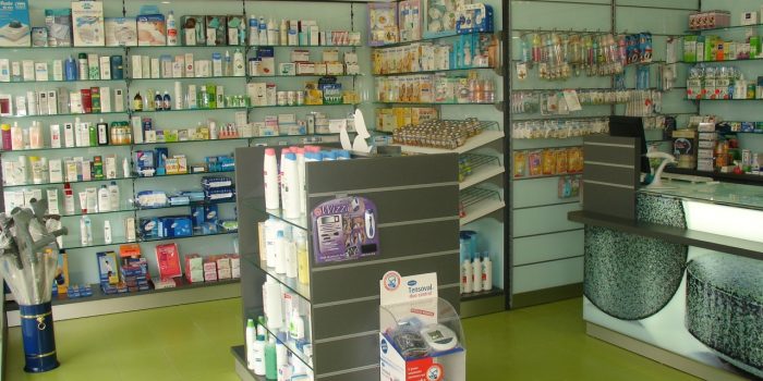 estanterias farmacia 5