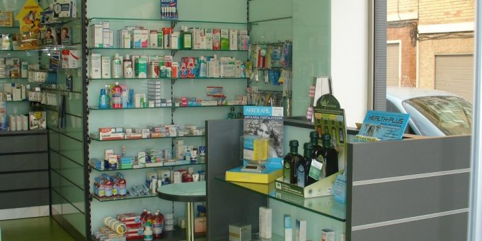 estanterias farmacia 6