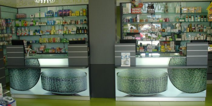 estanterias farmacia 7